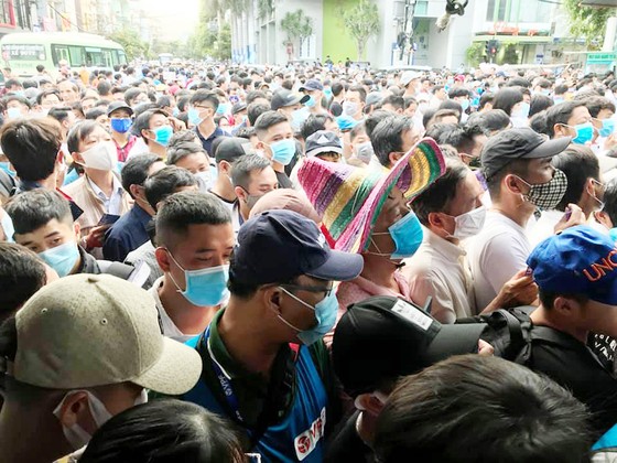 Vì sao sân Qui Nhơn, Thiên Trường đông khán giả? ảnh 1