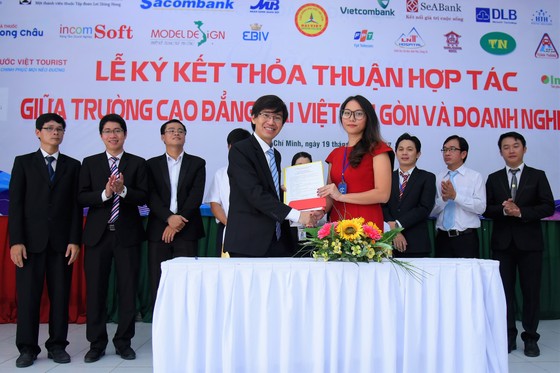 Trường đầu tiên ký cam kết đảm bảo việc làm cho sinh viên ảnh 1