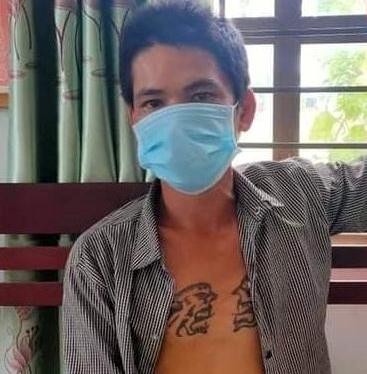 Tạm giữ đối tượng vượt chốt kiểm dịch, tông chiến sĩ công an bị thương ảnh 1