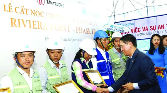 Cất nóc dự án “biệt thự trên không” Serenity Sky Villas ảnh 1
