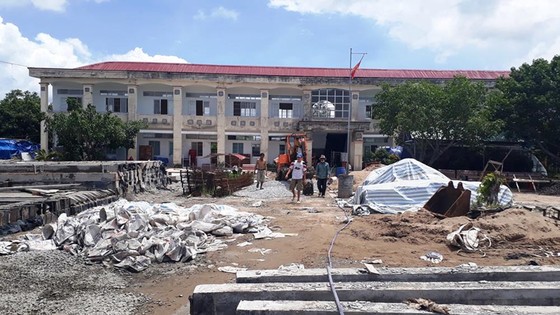 Ngổn ngang trường lớp đầu năm học mới ảnh 2
