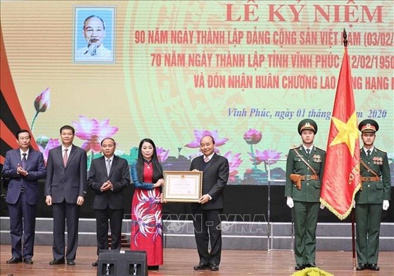 Thủ tướng Nguyễn Xuân Phúc: Vĩnh Phúc là điểm sáng về phát triển kinh tế - xã hội ảnh 1