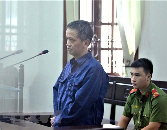 4 năm 6 tháng tù cho nguyên cán bộ Trung tâm hỗ trợ xã hội dâm ô trẻ em ảnh 1
