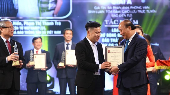 Trao giải Báo chí quốc gia lần thứ 14 ảnh 1