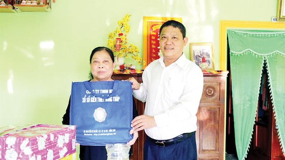 Công ty TNHH MTV Xổ số kiến thiết tỉnh Đồng Tháp trao nhà tình nghĩa tại xã Phú Ninh, huyện Tam Nông, tỉnh Đồng Tháp ảnh 1