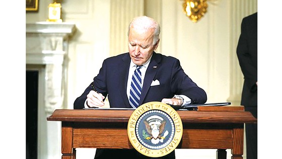 Chính phủ ông Joe Biden đảo ngược nhiều chính sách đối ngoại ảnh 1
