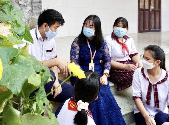 Đưa chữ qua xã đảo ảnh 3