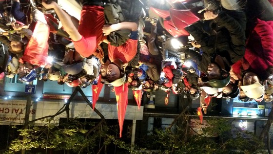 Hà Nội vỡ òa trước chiến thắng của đội tuyển U23 Việt Nam ảnh 1