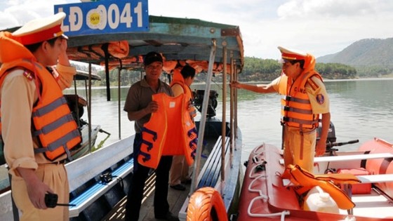 Tai nạn giao thông đầu xuân, chủ yếu do uống bia rượu điều khiển xe ảnh 1