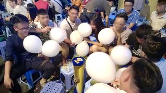 Coi chừng tàn phế vì chơi “Funky ball"! ảnh 1