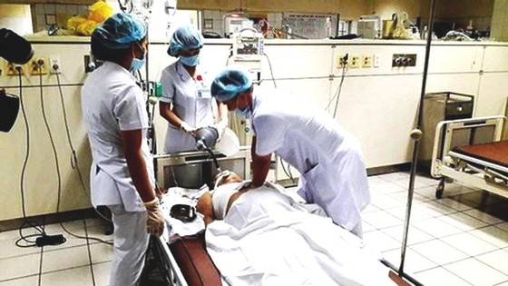 Nguyên giám đốc Bệnh viện Hòa Bình sai phạm tràn lan, hậu quả nghiêm trọng ảnh 2
