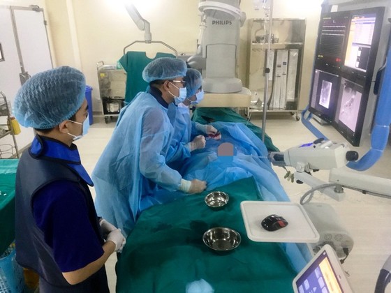 Đốt u gan bằng vi sóng ảnh 1
