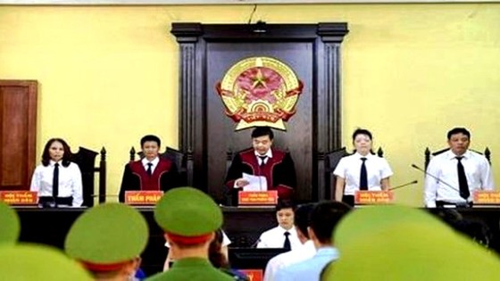 Bất ngờ trả hồ sơ điều tra bổ sung vụ án gian lận điểm thi ở Sơn La ảnh 1