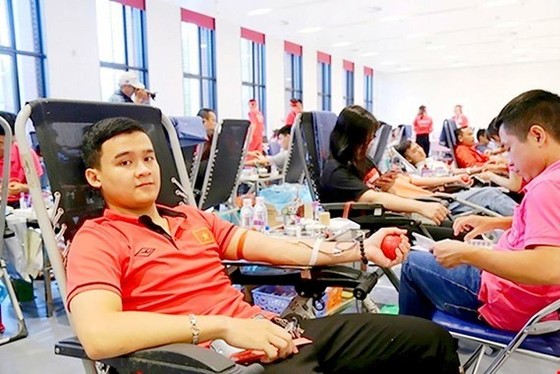 Máu cấp cứu, điều trị cho người bệnh dịp Tết có nguy cơ khan hiếm ảnh 2