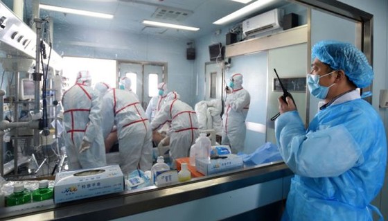 Lập đội phản ứng nhanh trước dịch viêm phổi cấp do Corona virus ảnh 1