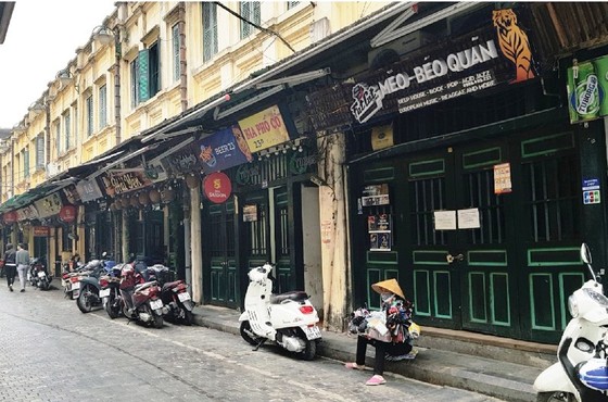 Hà Nội chưa tổ chức hoạt động đông người, vẫn đóng cửa bar, karaoke, massage... ảnh 2