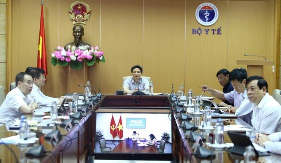 Trong lớp mở điều hòa, không bắt học sinh đeo khẩu trang để bớt áp lực ảnh 1