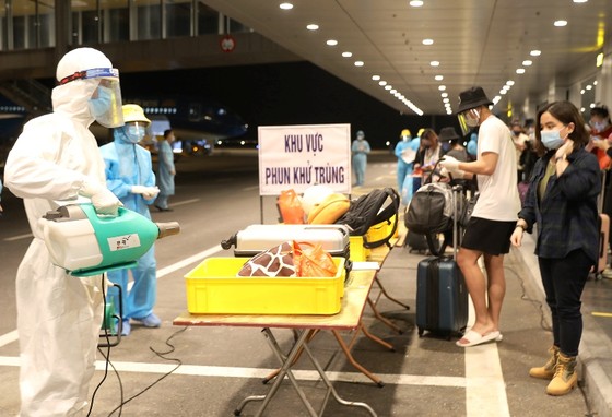 Tuyệt đối không để người nhập cảnh lây lan dịch Covid-19 ra cộng đồng ảnh 2