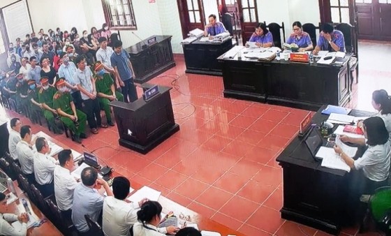 Xét xử vụ án gian lận thi cử ở Hòa Bình: Cựu trưởng phòng an ninh kêu oan ảnh 2