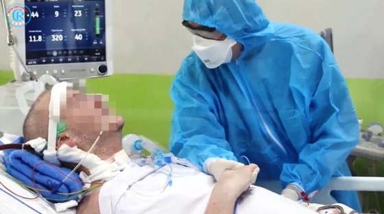 Tổng lãnh sự Anh đánh giá cao Việt Nam nỗ lực điều trị cho bệnh nhân thứ 91 ảnh 1