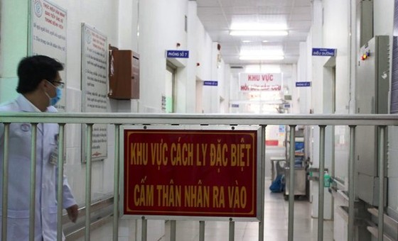 Số người mắc Covid-19 tăng thêm 7 người nhập cảnh từ Kuwait ảnh 1