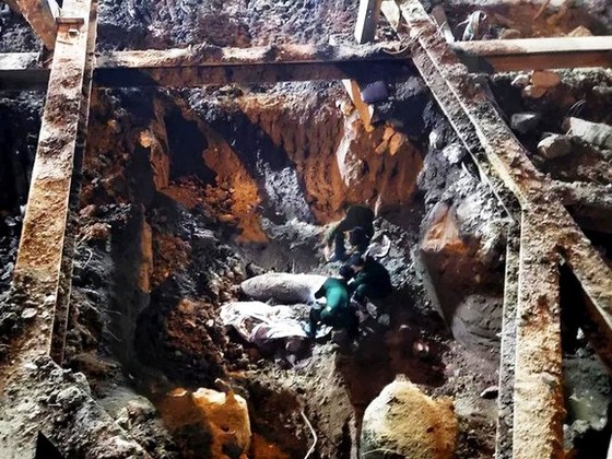 Hà Nội phát hiện bom 'khủng' gần 350kg giữa phố Cửa Bắc ảnh 1