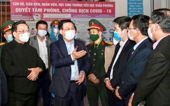 Hà Nội hủy bắn pháo hoa, xem xét mua vaccine ngừa Covid-19 cho người dân ảnh 1