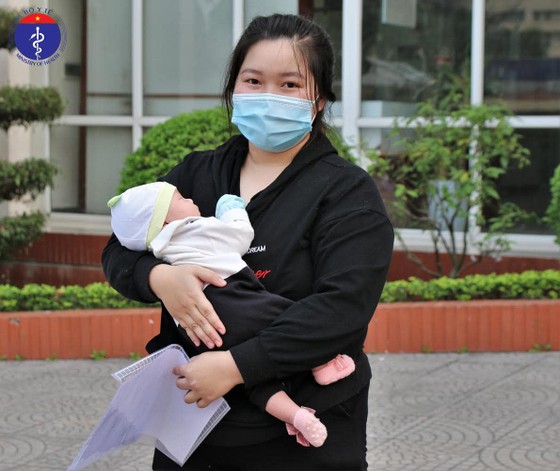 Sáng nay bệnh nhi nhỏ nhất khỏi bệnh, cả nước không có ca mắc mới Covid-19 ảnh 1