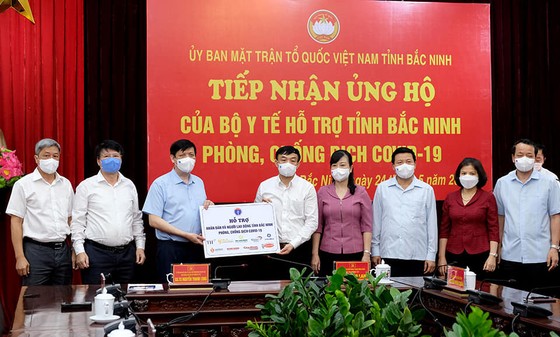 Bộ trưởng Bộ Y tế kêu gọi cả nước chung tay hỗ trợ Bắc Giang và Bắc Ninh chống dịch ảnh 1