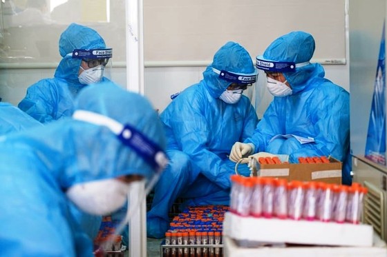 Trưa 11-6, cả nước thêm 82 ca mắc Covid-19, trong đó TPHCM có 18 ca ảnh 1