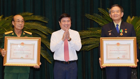 Trao Huân chương Độc lập, Huân chương Bảo vệ Tổ quốc cho 123 sĩ quan, tướng lĩnh nghỉ hưu ảnh 2