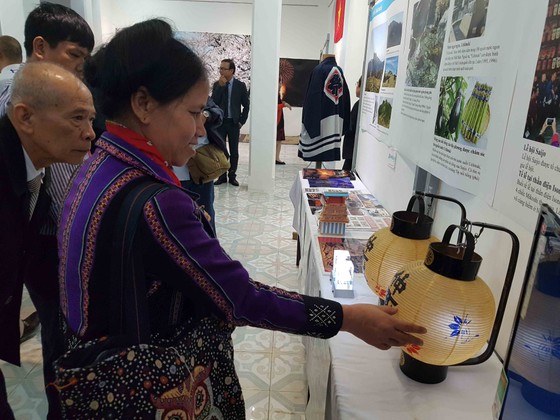 Khai mạc Không gian tôn vinh nghệ nhân bên sông Hương ảnh 2