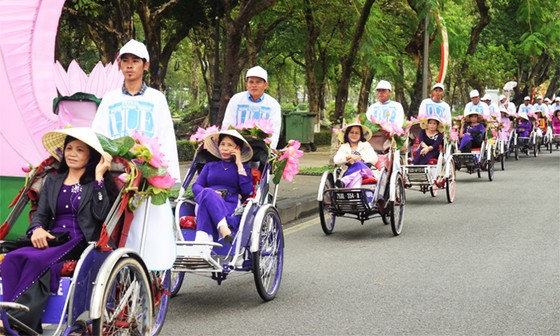 Khai mạc Không gian tôn vinh nghệ nhân bên sông Hương ảnh 6