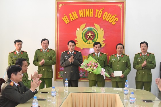 Khen thưởng Ban chuyên án phá vụ đánh bạc 100 tỷ đồng ảnh 3