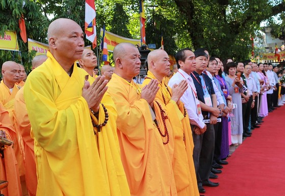 Trang nghiêm Đại lễ Phật đản Phật lịch 2562 tại Huế ảnh 2