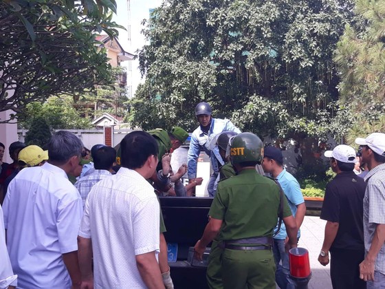 Giải cứu nữ nhân viên nhà máy nước từ thanh niên nghi ngáo đá ảnh 1