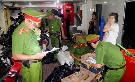 Kiểm tra bar ASTA tại Huế, phát hiện lượng lớn ma túy tổng hợp, bắt giữ hàng chục đối tượng ảnh 3