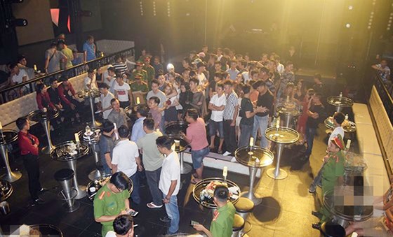 Kiểm tra bar ASTA tại Huế, phát hiện lượng lớn ma túy tổng hợp, bắt giữ hàng chục đối tượng ảnh 2
