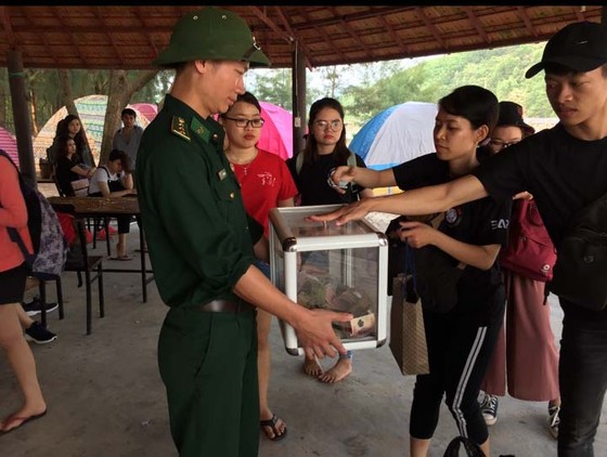 Người xa lạ góp tiền lo hậu sự cho nạn nhân cứu 2 sinh viên đuối nước ảnh 1