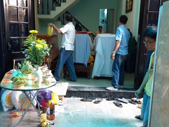 Hai vợ chồng và con gái tử vong trong vụ cháy cửa hàng xe đạp điện ảnh 3