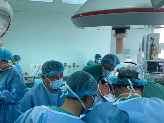 Chạy đua với thời gian thực hiện cùng lúc 2 ca ghép tạng xuyên Việt ảnh 4