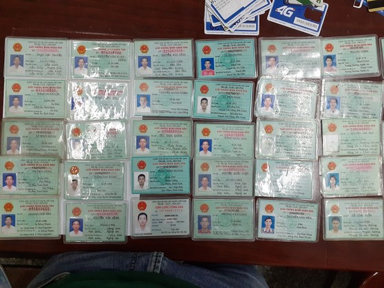 Bắt nhóm người nước ngoài lừa đảo chiếm đoạt hàng trăm tỷ đồng ảnh 7