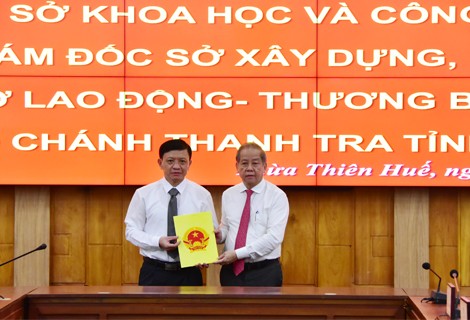 Điều động và bổ nhiệm nhiều cán bộ chủ chốt tại Thừa Thiên – Huế ảnh 2