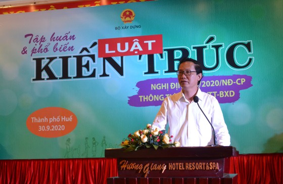 Thứ trưởng Bộ Xây dựng xin lỗi về sự cố dừng xe trên cầu Nhật Lệ 1 ảnh 1