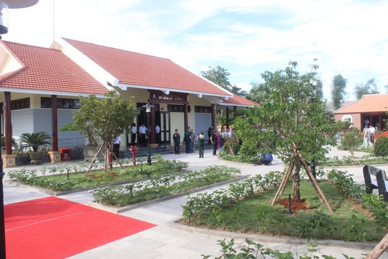 Phát hành bộ tem bưu chính đặc biệt kỷ niệm 100 năm Ngày sinh nhà thơ Tố Hữu ảnh 4