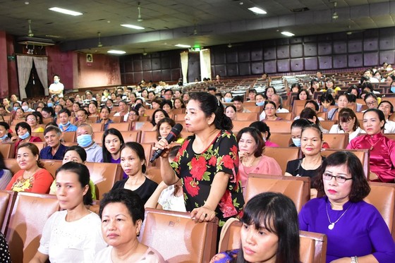 Vận động tiểu thương xây dựng thương hiệu 'Đến chợ Đông Ba thì không lo về giá' ảnh 2