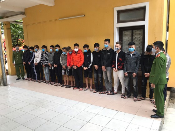 Bắt nhóm đối tượng giả mạo công ty tài chính lừa đảo hàng trăm người ảnh 1