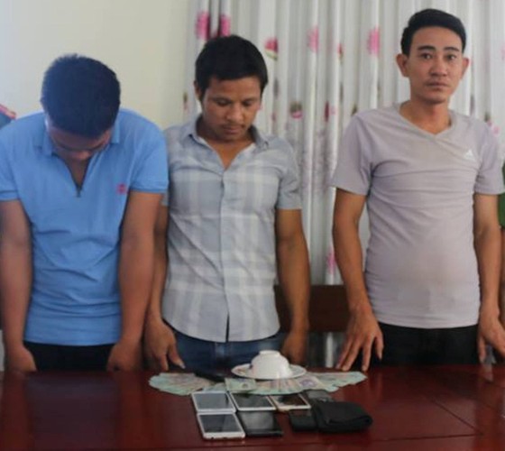 Liên tiếp bắt giữ nhiều vụ đánh bạc lớn tại Hà Tĩnh ảnh 2
