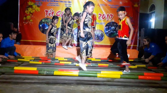 Bà con dân tộc Chứt ở bản Rào Tre, Hà Tĩnh vui đón Tết Chăm Cha Bới ảnh 1