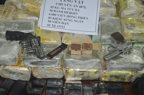 Triệt phá đường dây ma túy xuyên quốc gia, thu giữ số lượng lớn ma túy và vũ khí ảnh 2